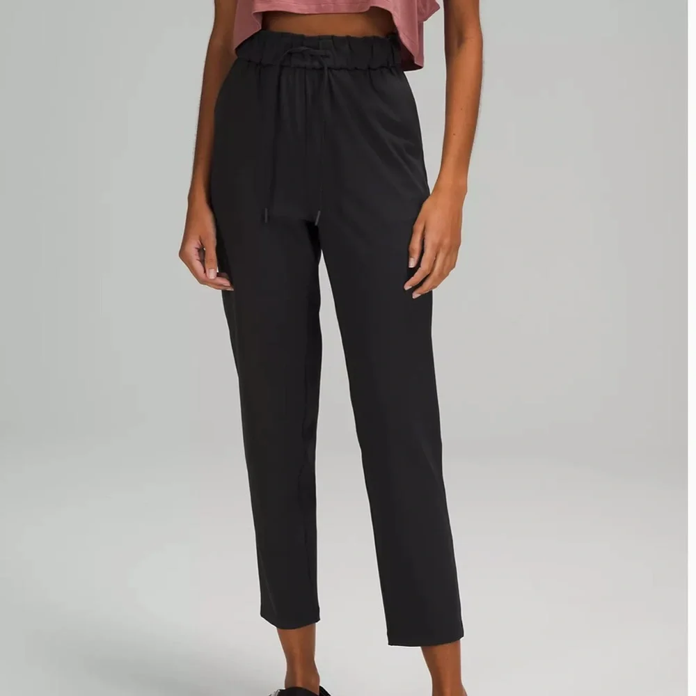 Lululemon Stretch High Rise Pant 7/8 Luxtreme Fabric Black Joggers Pants 2 - Picture 4 of 6